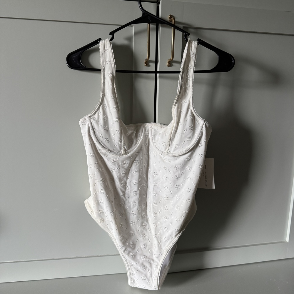 Faithfull the Brand White Eyelet Underwire Swimsuit Sz M